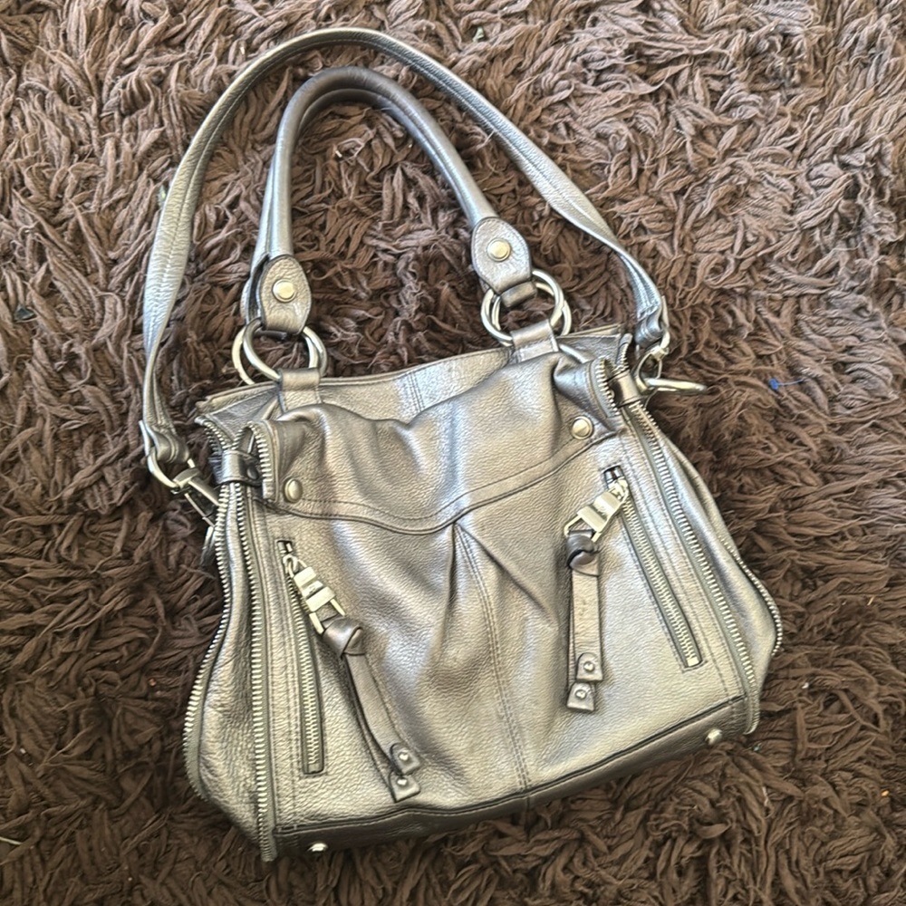 Vintage metallic silver B. Makowsky bag with optional shoulder strap w/ zippers - Picture 3 of 15